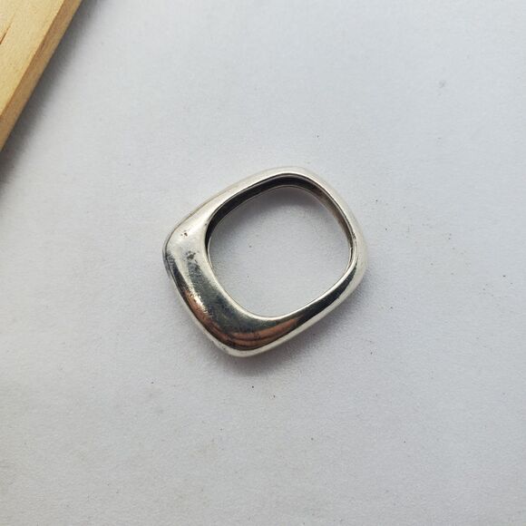 Size 4.75 Sterling Silver Square Ring - Picture 2 of 4